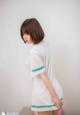 欧美贵妇vs高跟办公室_4K超清免费观看
